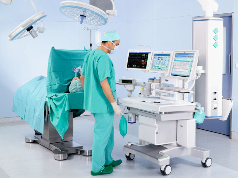 Im Bereich der Medizintechnik baut Dräger Anästhesiegeräte wie den Perseus A500. Er ist als individuell konfigurierbarer Arbeitsplatz konzeptioniert. (Drägerwerk AG & Co. KGaA)