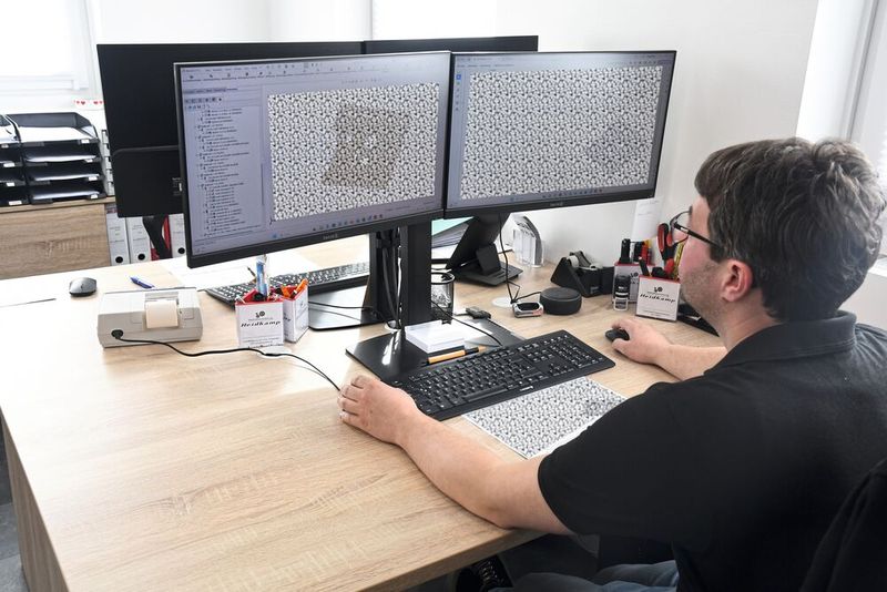 Schon ein Jahr nach Firmengründung wurde strategisch in ein erstes CAM-System investiert. (Bild: Gressel)