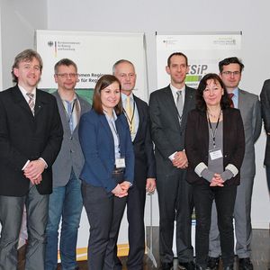Die Mitglieder des Kernteams des Innovationsforums Esipinno zeigten Ende Januar die Motivation und Ergebnisse der Workshops auf. Die erarbeiteten Lösungsansätze zu  Energiespeicherkonzepten für die industrielle Produktion werden in vier Verbundprojekten fortgeführt.