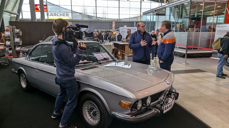 Auch so kann man als junger Mensch in Kontakt mit Oldtimer kommen... (Bild: Dominsky – VCG)