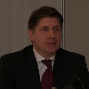 „Geschwindigkeit, Miniaturisierung, Automatisierung und Integration – diese Schlagworte charakterisieren die derzeitigen Trends in der Labor- und Analysentechnik.“ Sven Behrens, Geschäftsführer des Branchenverbandes für Analysen-, Bio- und Labortechnik Spectaris e.V. 