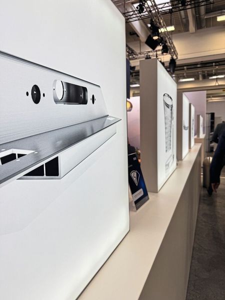 Grob zeigt auf seiner bislang größten Hausmesse 2025 technologische Highlights auf über 6.000 Quadratmetern. (Bild: VCG/Sonnenberg)