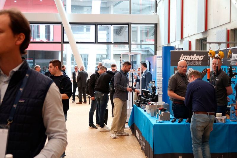Impressionen von der Verbindungstechnikmesse Schraubtec am 16. April in der Stuttgarter Carl-Benz-Arena ... (Bild: P. Königsreuther)