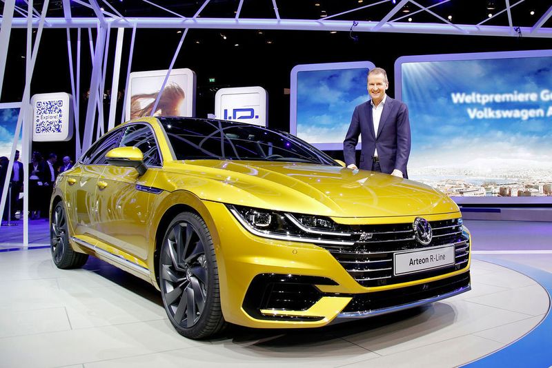 Für Markenchef Herbert Diess bietet das Modell zugleich ein interessantes Preis-Leistungs-Verhältnis. (VW)