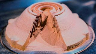 Per Grünlasersystem schaffen es die Forscher am Fraunhofer-Institut für Werkstoff- und Strahltechnik (IWS) additiv gefertigte Bauteile aus reinem Kupferpulver aus der Taufe zu heben... (Fraunhofer-IWS)