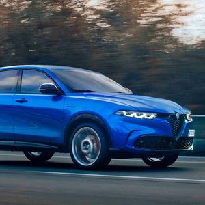 Gut viereinhalb Meter ist das fünftürige Kompakt-SUV von Alfa lang.(Bild:  Alfa Romeo)