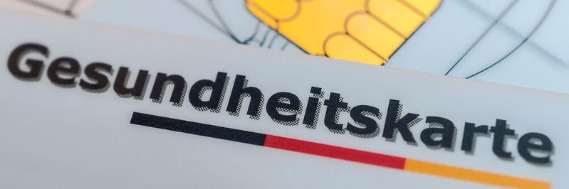 Das E-Rezept kann unter anderem über die elektronische Gesundheitskarte eingelöst werden.(Bild:  Stockfotos-MG –  stock.adobe.com)