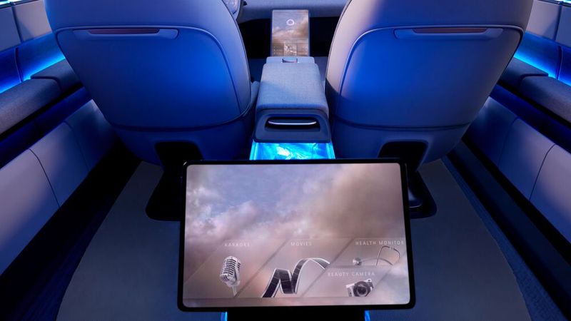 Auch hinten gibt es Bildschirme. (Bild: Yanfeng)