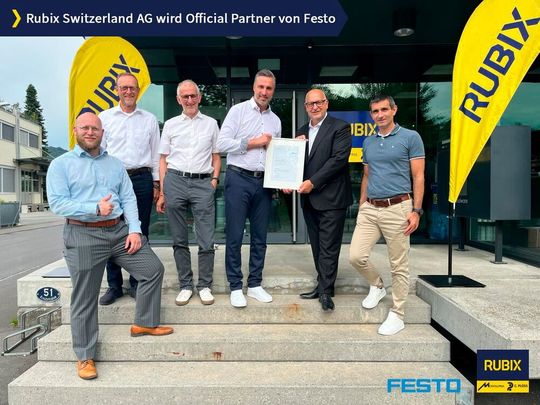 V. l. n. r.: Joel Ackle (Festo Distributor Management), Michael Gschwendtner (Rubix Distributor Management), Günther Zettl (Rubix Category Director Mechatronics), Tomislav Babic (Festo Head of Sales Distribution DACH), Jochen Diehm (CEO Rubix Switzerland), Thomi Antener (Rubix Leiter Vertriebsinnendienst).(Bild:  Rubix Switzerland AG)