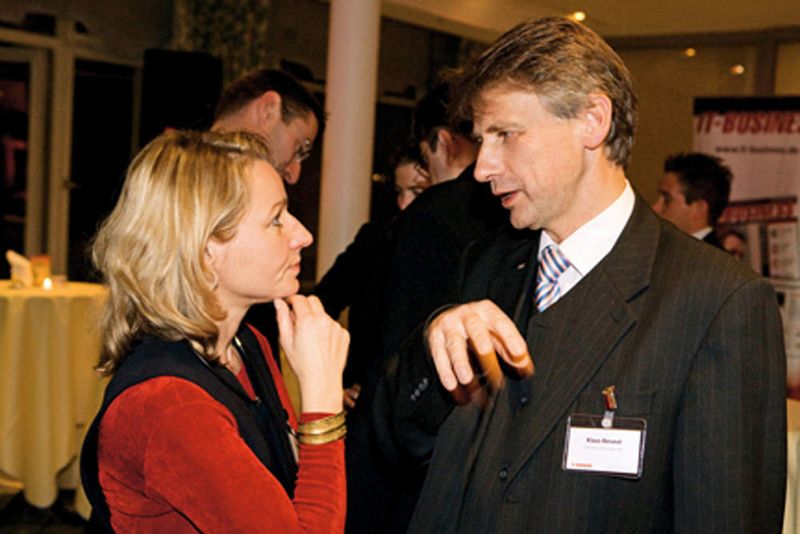 Klaus Berand von Partners in Europe (re.) ins Gespräch vertieft. (Archiv: Vogel Business Media)