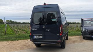 Leichte Nutzfahrzeuge sind für den Handel im Vergleich zu Pkw das kleinere Sorgenkind – trotzdem leidet das Geschäft. (Bild: Simon – VCG)