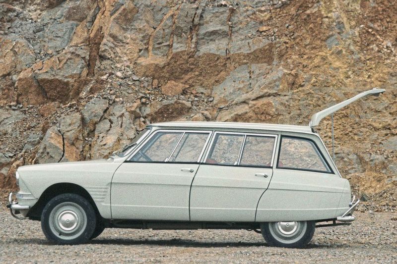 Der Name der Studie irritiert etwas, denn Citroën hatte schon einmal einen „Ami“. Er kam 1961 als Limousine auf den Markt, drei Jahre später brachten die Franzosen mit dem Citroën Ami 6 Break die Kombi-Version.  (Bild: Citroën )