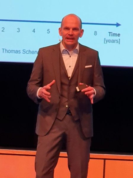 Namur-Vorstandsvorsitzender Tobias Schlichtmann brachte es auf den Punkt: „Es gibt eigentlich keinen finanziellen Spielraum für neue Investitionen. Aber: machen wir unsere Anlagen nicht fit, werden wir in ein paar Jahren weitere Anlagen schließen müssen.“  (Bild: Kempf/VCG)