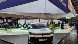 Fußballfans kennen den Namen aus dem Stadion des VfL Wolfsburg – nun müssen ihn auch die VW-Serviceberater lernen: Linglong ist neuer OE-Lieferant für Volkswagen. (Bild: Rosenow – VCG)