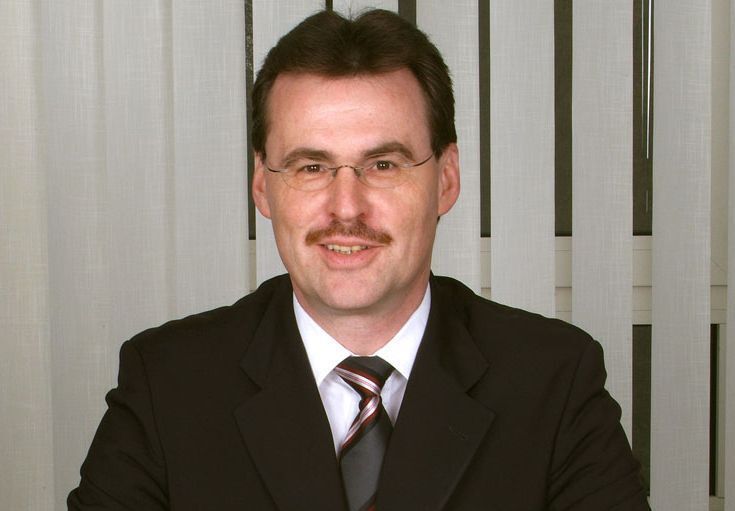 Dr. Bertram Hoffmann übernahm am 1. Juli 2010 zusätzlich zu seinen bisherigen Aufgaben die Produktentwicklung von Pkw-Lenksystemen. (Archiv: Vogel Business Media)