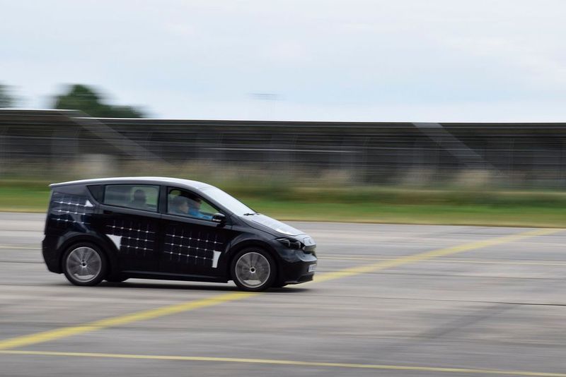 Doch mit seinem drehmomentstarken, 80 kW starken Elektromotor macht der Sion auch ganz ordinären Spaß. (Bild: Jan Rosenow)
