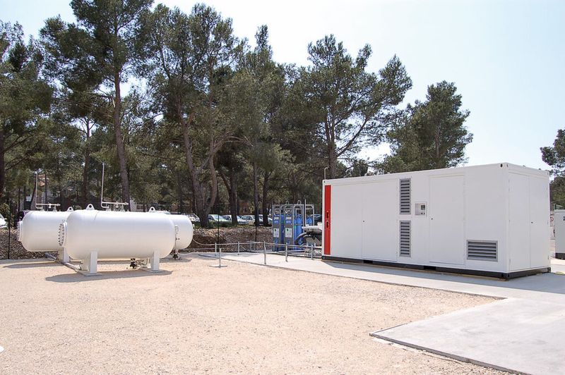 Die Greenergy-Box von Areva ist Energiespeicherlösung. Sie umfasst Elektrolyse, Wasser-stoffspeicher und Brennstoffzelle. (Bild: Areva)
