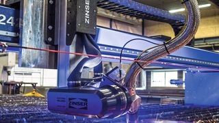 Zinser-Maschine und Software von Lantek für die optimierte Fasenerstellung in einer unterbrechungsfreien Produktion (Bild: Zinser)