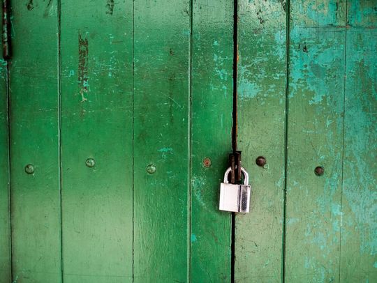 Auch knapp anderthalb Jahre nach Inkrafttreten derDatenschutzgrundverordnung wirft die Umsetzung der dort verankerten Richtlinien noch immer viele Fragen auf. Auch knapp anderthalb Jahre nach Inkrafttreten derDatenschutzgrundverordnung wirft die Umsetzung der dort verankerten Richtlinien noch immer viele Fragen auf.