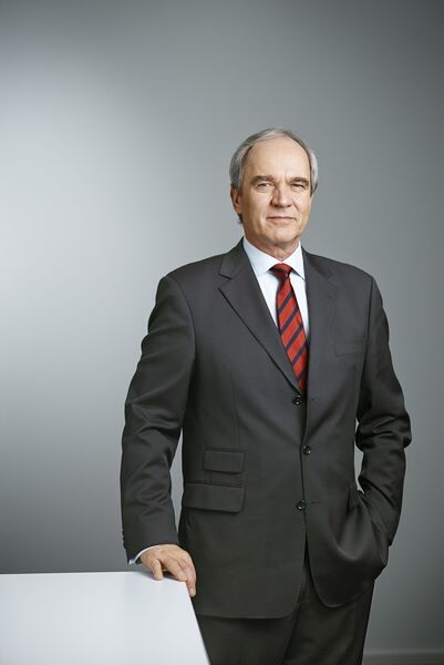 Karl-Ludwig Kley, Vorsitzender der Geschäftsleitung von Merck ist mit dem Unternehmenserfolg ebenso zufrieden, wie... (Bild: Merck / Hartmut Nägele)