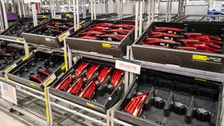 Recycling in der Produktion: In Ladungsträgern und Verpackungen liegt Potenzial für geringere Emissionen. (Bild: BMW)