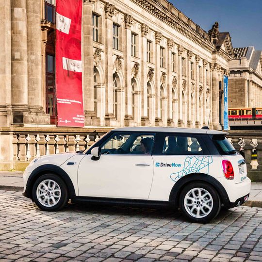 Die Entlastungseffekte für den städtischen Verkehr fallen beim Free-Floating-Carsharing gering aus. (Bild:  Drivenow)