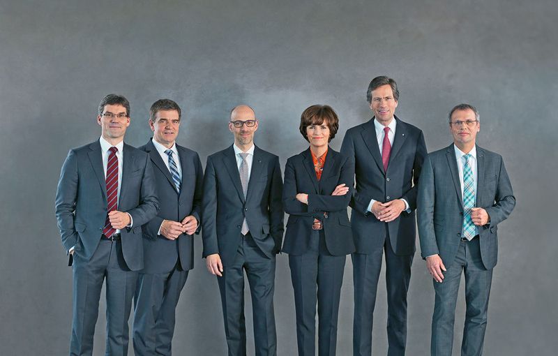 Die Gruppengeschäftsführung von Trumpf (von links): Dr. Lars Grünert, Dr. Heinz-Jürgen Prokop, Dr. Peter Leibinger, Dr. Nicola Leibinger-Kammüller, Dr. Mathias Kammüller und Dr. Christian Schmitz. (Trumpf)