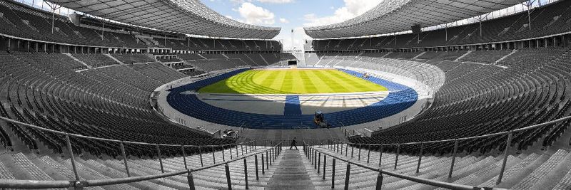 Bundesliga und Formel 1 starten wieder - beide nutzen dazu AWS-Dienste für künstliche Intelligenz, Datenverarbeitung, Datenbanken und Storage.(Bild:  gemeinfrei© 3093594 /  Pixabay)