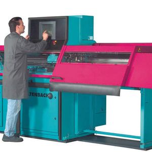 Die vollautomatische Universalkreissägemaschine KKS 401 NA eignet sich optimal für die Bearbeitung von Flach-, Winkel- und Massivmaterial sowie von Rohren und Sonderprofilen.