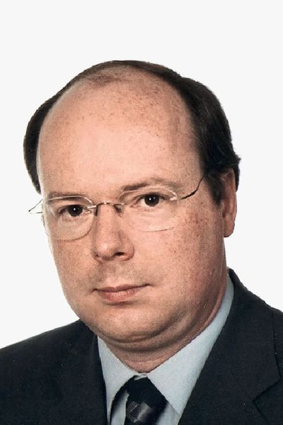 Aufgabenfeld erweitert: Matthias Korn wird neben seinen Aufgaben im Bereich Forschung und Entwicklung bei der Microstep Group in Bratislava künftig bei der Microstep Europa GmbH den Vertrieb von Anlagenlösungen im deutschsprachigen Raum unterstützen. Bisher war der Laserspezialist bei der Microstep Photonics GmbH beschäftigt, deren Geschäftstätigkeiten vor diesem Hintergrund nun in die Microstep Europa GmbH eingegliedert wurden. (Microstep Europa GmbH)