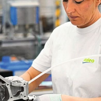 Der Zulieferer Valeo hatte am Standort Bad Neustadt zunächst die Produktion geschlossen. Nun soll auch die Entwicklungsabteilung aufgelöst werden. (Bild: Valeo)