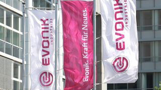 Mit dem Bau der Spezial-Copolyester Anlage in Witten will Evonik seine Position als Lösungspartner für die Lack- und Verpackungsindustrie stärken. (Bild: Evonik)