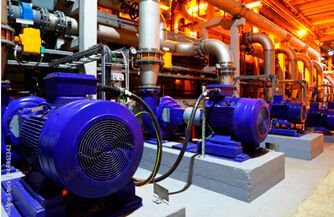 Industrieventilatoren (Bild: Factory equipment Stock Photo | Adobe Stock)