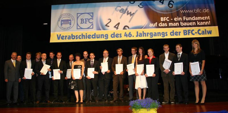 Die Studierenden aus der Klasse 46c freuten sich ebenfalls über ihren erfolgreichen BFC-Abschluss ... (Archiv: Vogel Business Media)