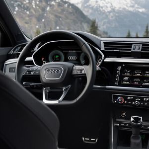 (Audi)