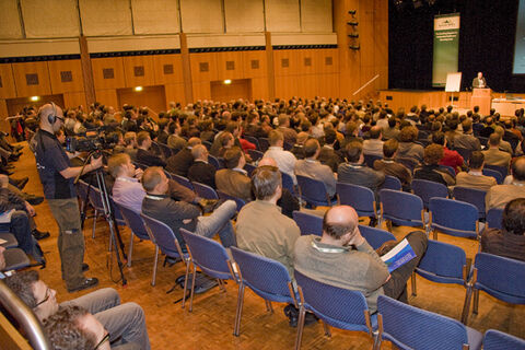 In manche Vorträge bzw. Workshops kamen bis zu 170 Teilnehmer.
Selbst der große Konferenzsaal war immer gut gefüllt.  (Archiv: Vogel Business Media)