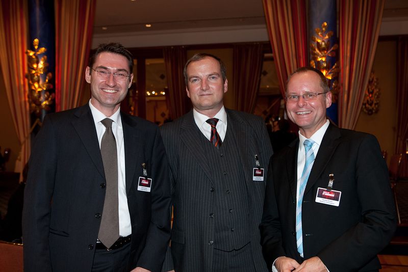 Joachim Braune von Comstor (v.l.) mit Thomas Retzlaff (Cisco) und Thomas Schoon (Westcon Convergence) (Archiv: Vogel Business Media)