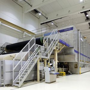 Die Absatzprobleme bei den Papiermaschinen zeigen: der digitale Wandel ist real. Voith reagiert mit einer neuen Unternehmensausrichtung (im Bild: Die Papiermaschine Dunaujvaros PM 7).