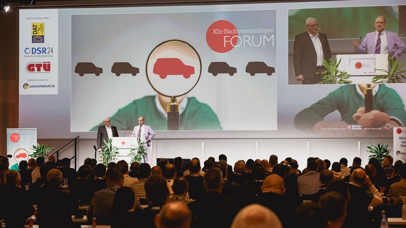 Über 400 Teilnehmer zählte das Sachverständigen Forum 2024(Bild:  Stefan Bausewein)