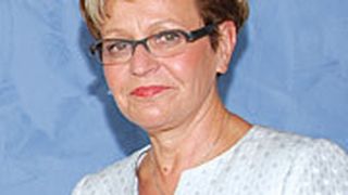 Elli Schnierle hat sich für den Erhalt des familiengeführten Kfz-Betriebs und gegen ihren gelernten Beruf als Lehrerin entschieden: Einer von vielen Gründen für die Auszeichnung mit dem Women‘s Award 2009. (Archiv: Vogel Business Media)