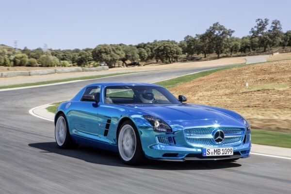 Der Mercedes-Benz SLS AMG Coupé Electric Drive - mit einer Gesamtleistung von 552 kW und einem maximalen Drehmoment von 1000 Nm der stärkste Elektro-Supersportwagen der Welt (Bild: Daimler)