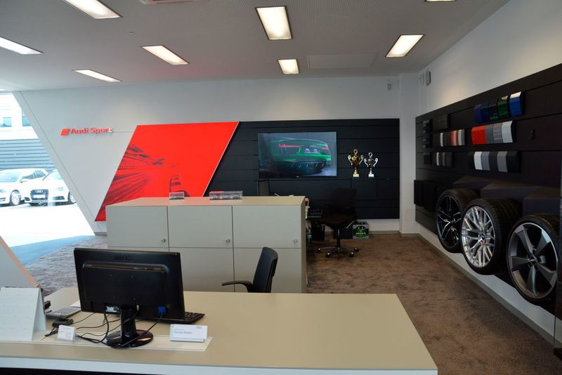 Sportlich interessierte Kunden will das Unternehmen nicht nur in seinem Showroom ansprechen. (Achter / »kfz-betrieb«)