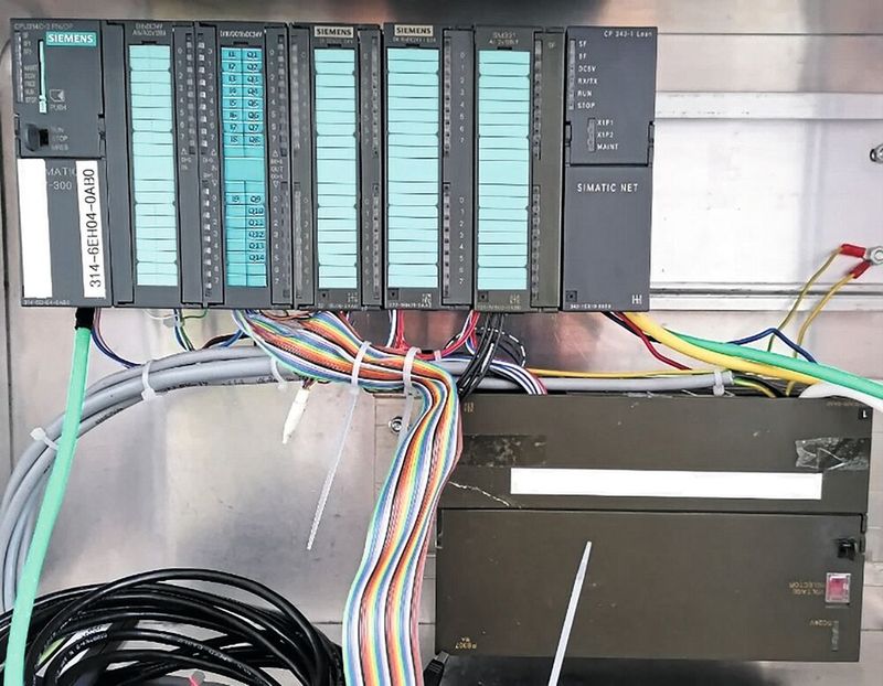 Bei der S7-314C handelt es sich um eine Kompakt-CPU. Da hier die Module fest mit der CPU verbaut sind, lassen sich diese nicht austauschen.(Bild:  VCG)