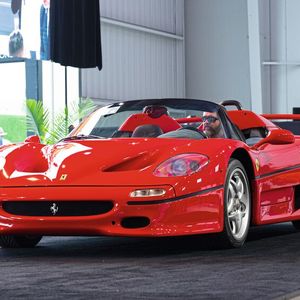 Platz 9 der zehn besten Verkäufe bei der Monterey Car Week 2023: ein 1995er Ferrari F50 Coupé, verkauft für 4.240.000 $ (Broad Arrow Auctions)(Bild:  Classic Analytics)