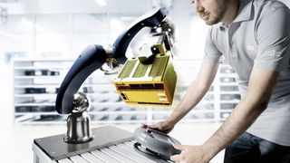 Pilz widmet sich auf der Automatica 2014 mit seinem Portfolio der sicheren Mensch-Roboter-Kollaboration. (Pilz)