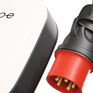 Go-E bietet einige Adapter für den Gemini Flex.(Bild:  Go-E)
