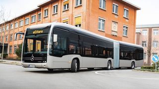 Mercedes ist Marktführer unter den Herstellern von Elektro-Bussen. (Bild: Daimler)