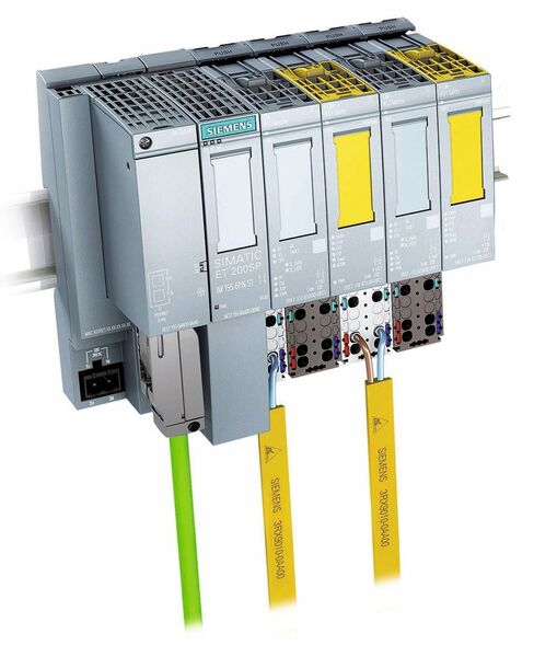An eine Standard-Kopfstation der ET 200SP lassen sich AS-i Module für bis zu acht AS-i Netze bzw. bis zu fünf ASIsafe-Netze anreihen. Mit der Profinet High-Feature-Version kann dieses Mengengerüst auf bis zu 42 Standard bzw. 27 sichere AS-i Netze pro ET 200SP Station ausgedehnt werden. (Bild: Siemens)
