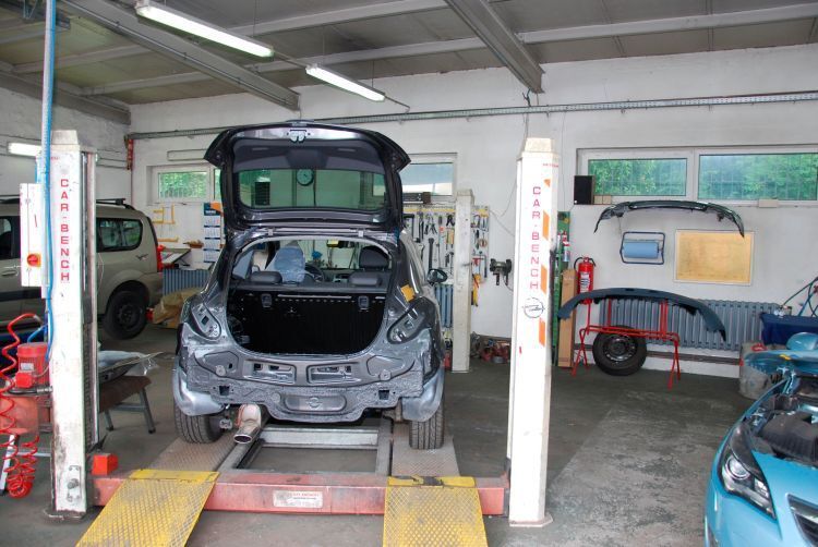 Das Autohaus Zossen expandiert nicht nur stark im Smart-Repair-Bereich, auch große Karosseriereparaturen erledigt der Betrieb selbst. (Foto: Holz)