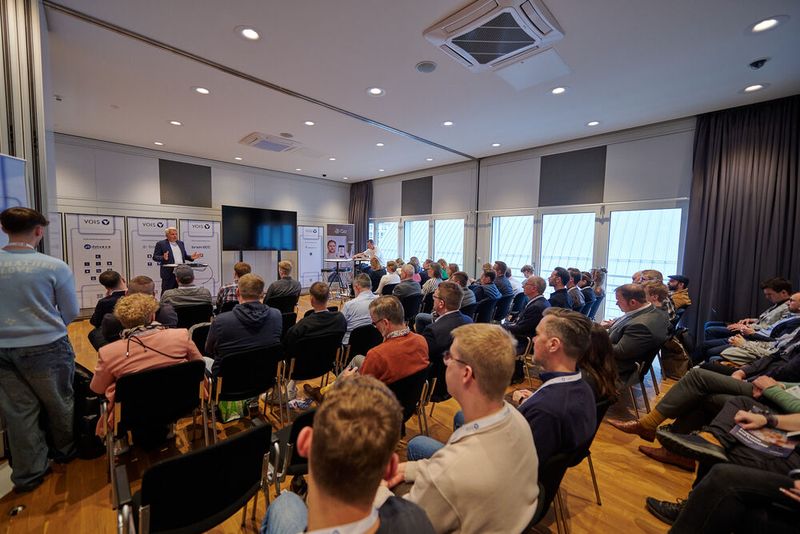 Auf den oberen Etagen ging das Programm mit Vortragsreihen zur Verwaltungsdigitalisierung weiter. (Bild:  © Manfred Pollert und DATABUND e.V.)